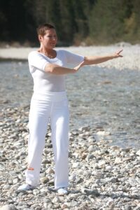 Körperübungen vor der Meditation | LEBENS-QI EnerQIze your Life!