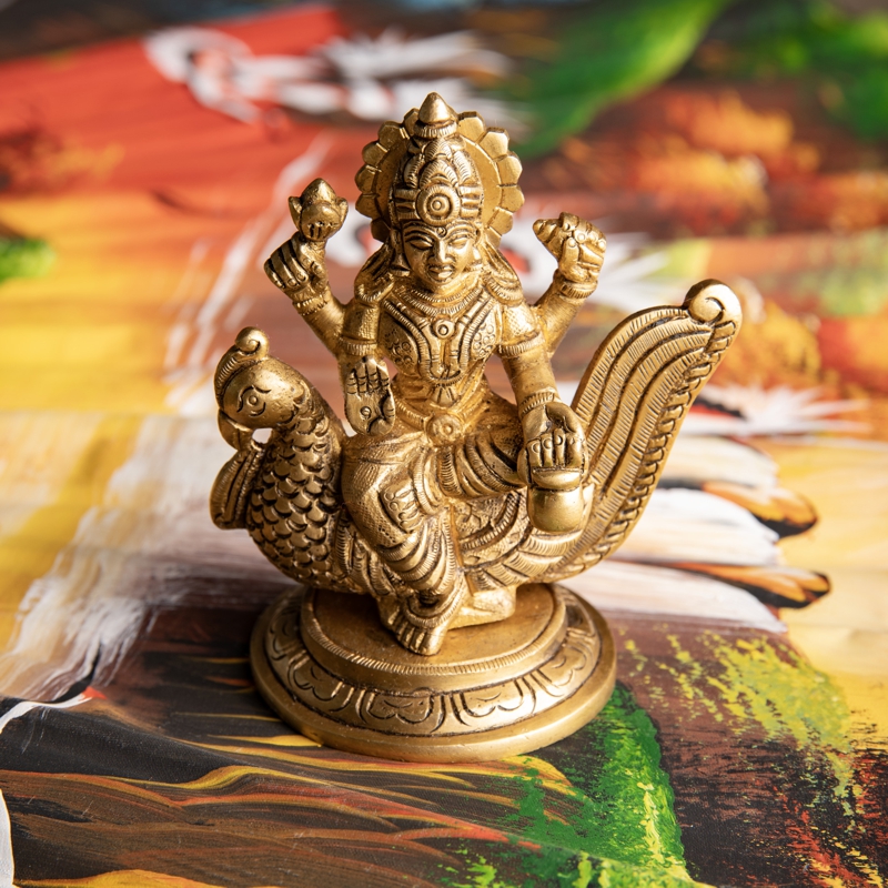 Lakshmi auf Pfau