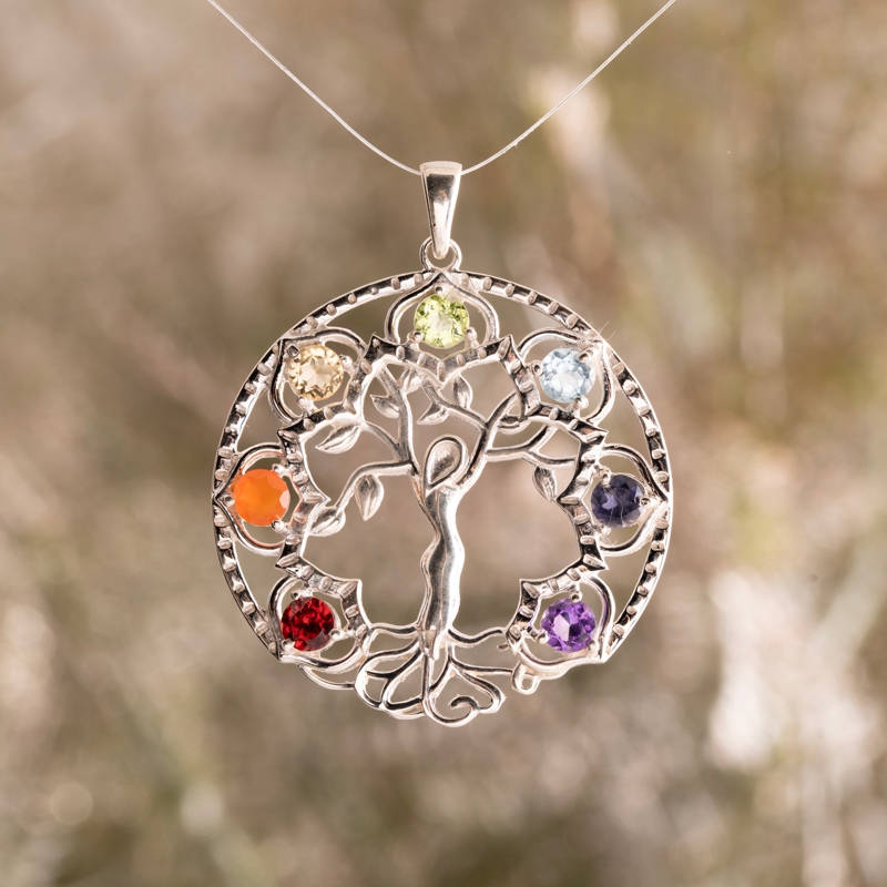 Elfenbaum Anhänger mit Chakrasteinen